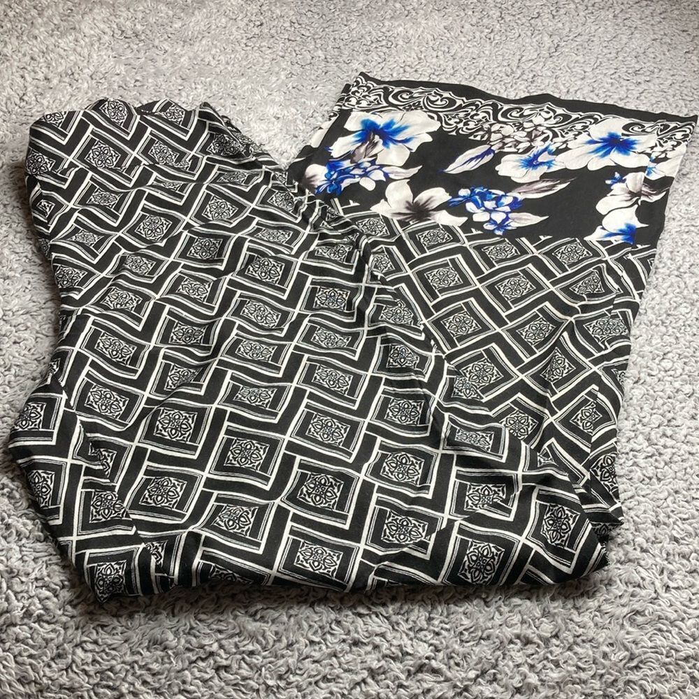 WHBM  2R Preppy High Waisted Geometric Print Rayon Wide Leg Floral Hem
